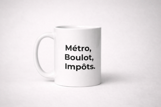 Mug design Fisc & Love avec inscription minimaliste Métro Boulot Impôts sur céramique blanche.