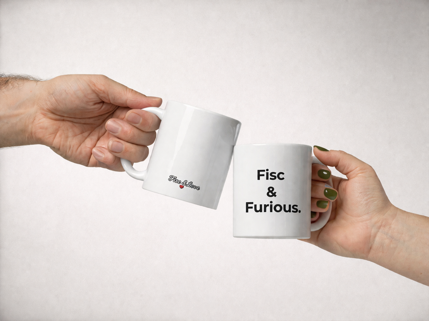 Mise en situation du mug "Fisc & Furious" par Fisc & Love, idée cadeau bureau originale inspirée de la pop culture